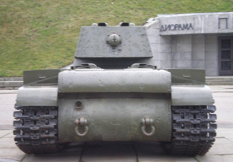 Kv 1 ZIS 5 rear view