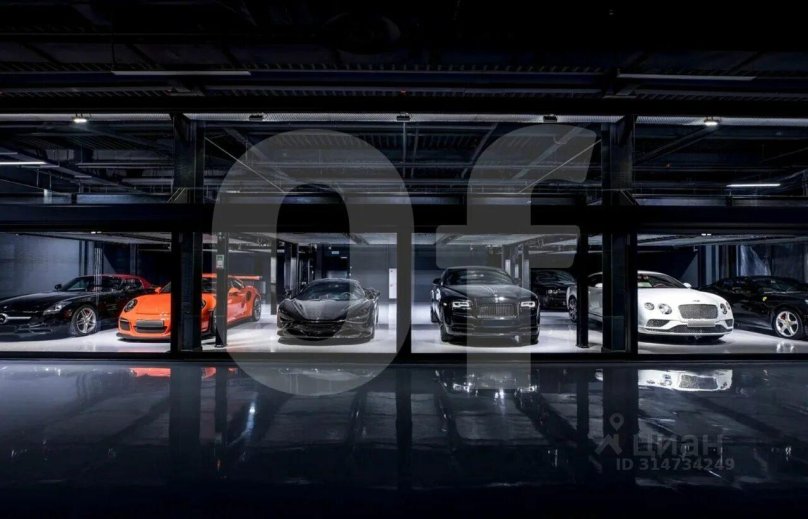 Oscar club detailing