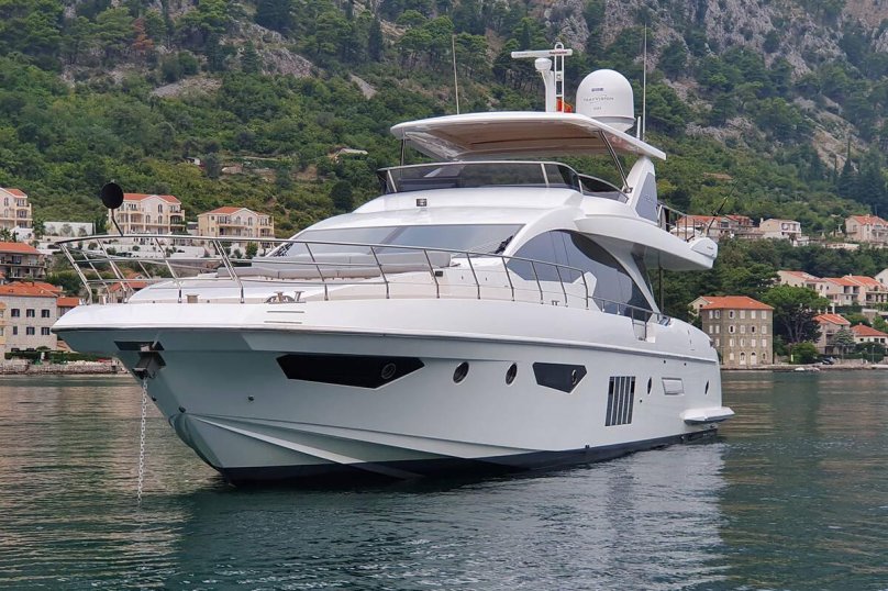 Azimut 48