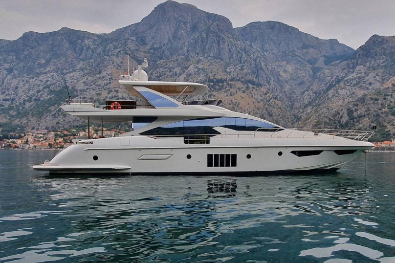 Motor yacht Azimut 80