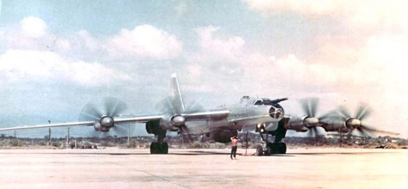 Tu 95 reconnaissance target designator