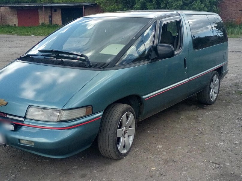 Chevrolet Lumina minivan