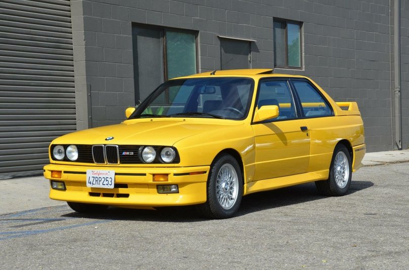 Bmw e30 yellow