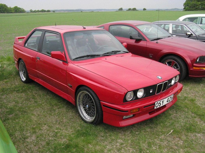 BMW e30 sedan