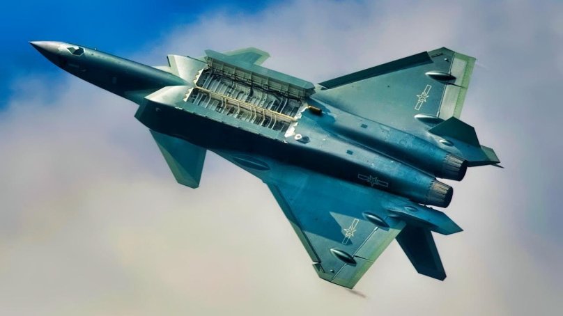 Chinese J-20 fighter