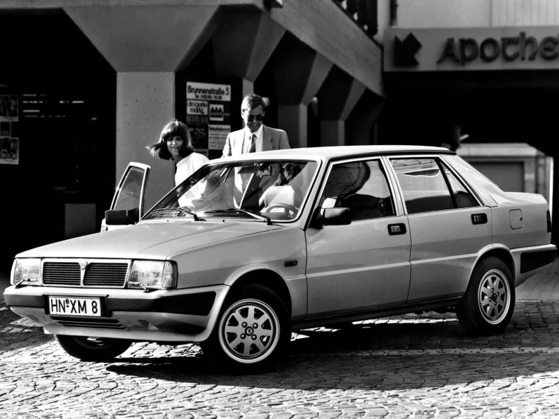 Lancia Prizma car