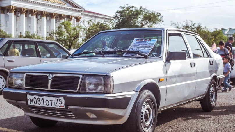 Lancia Prisma car