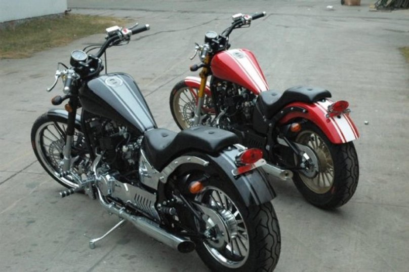 Motorcycle Desert Raven Daytona 350i