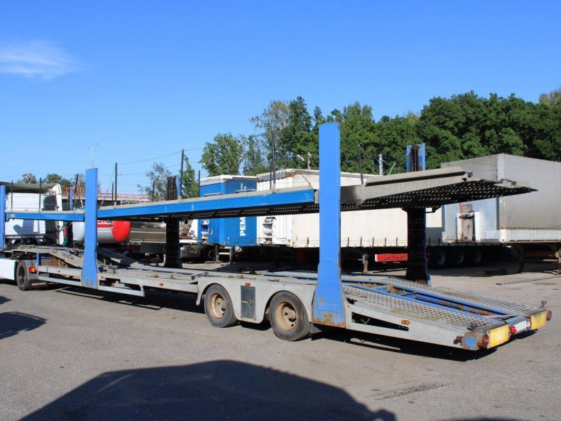 Car transporter semi-trailers