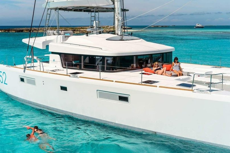 Catamaran Lagoon 52 f