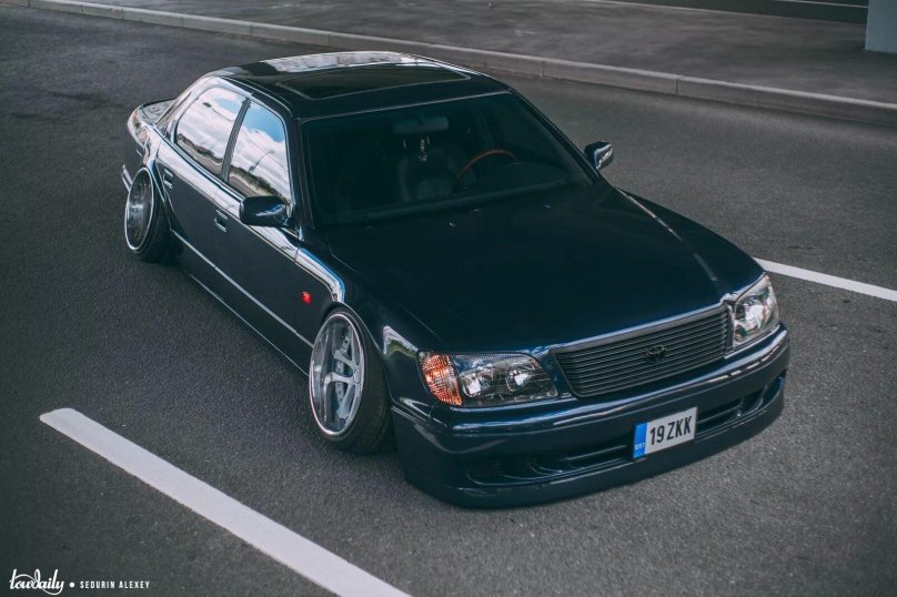 Lexus LS 400