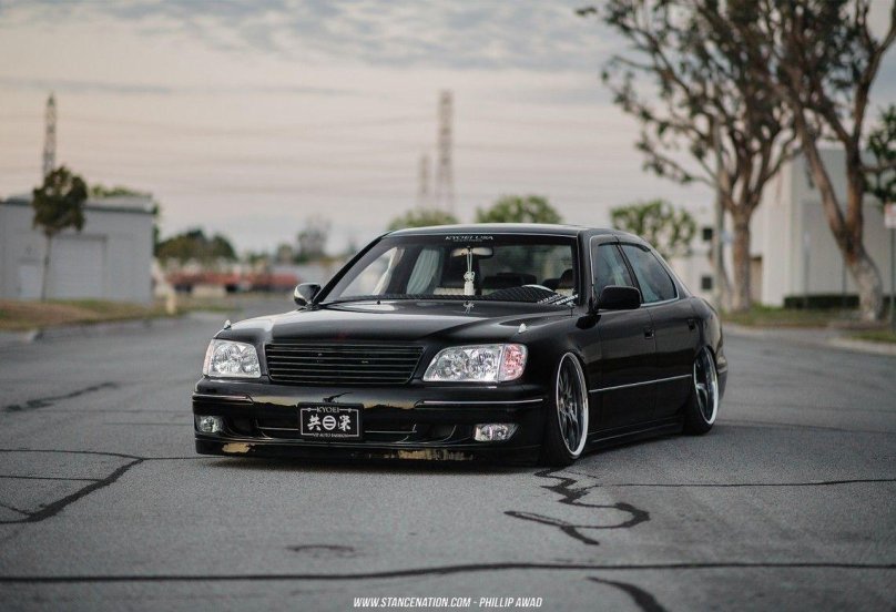 Lexus LS 400 stens