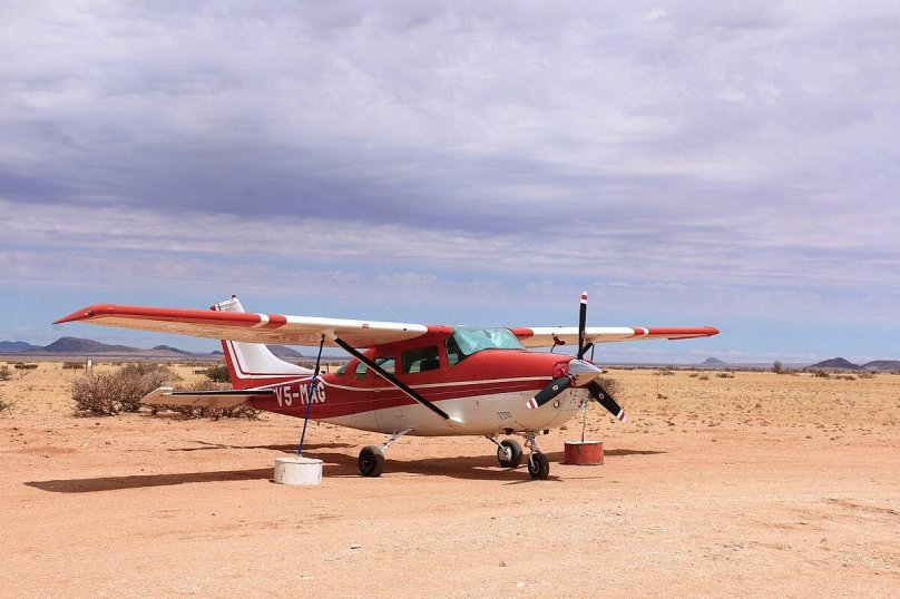 Cessna 206 Turbo rescue parachute