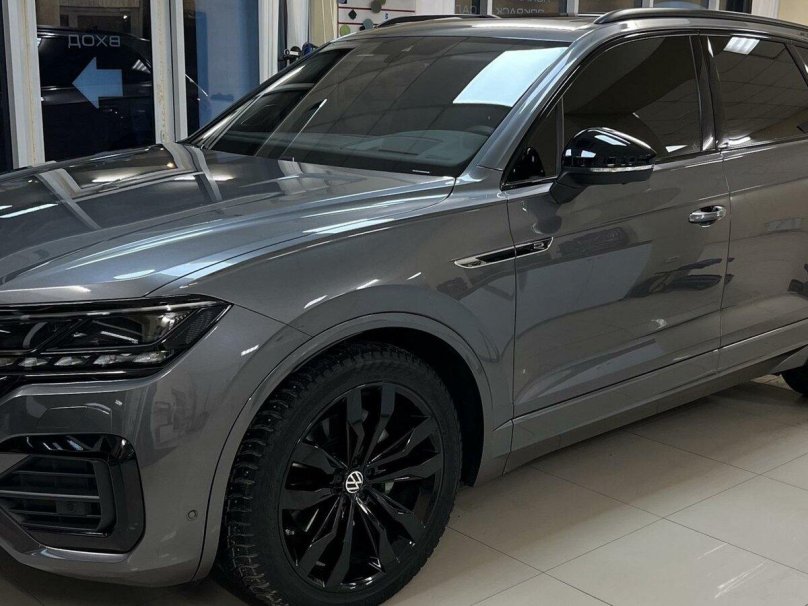 Volkswagen Touareg r line Black Style