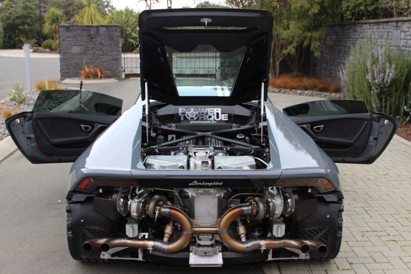 Lamborghini v10 engine
