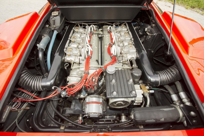 Lamborghini Countach lp400 engine