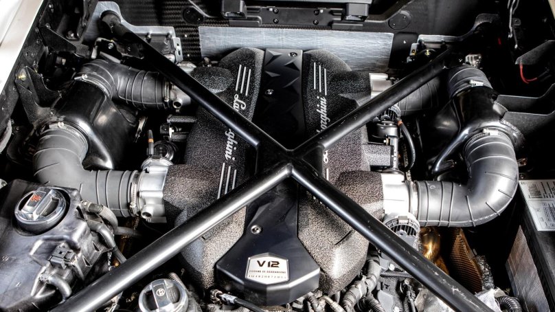Lamborghini Engine