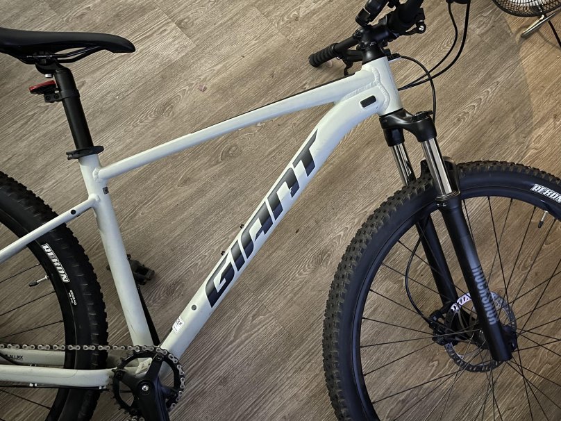 Giant Talon 1 27 s gray