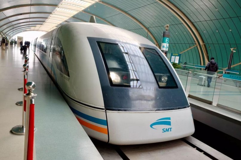 Show picture of Maglev in Shanghai