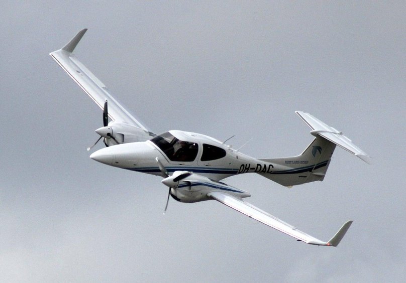 Самолет Diamond da-42