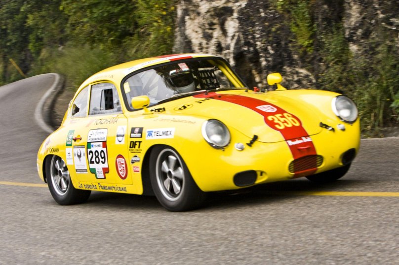 Porsche 911 Panamericana