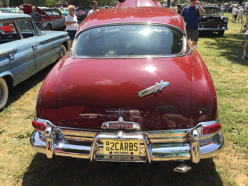 Хадсон Хорнет сзади 1951