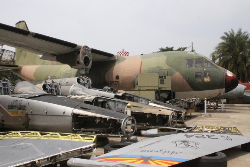 Aeritalia g.222 кабина