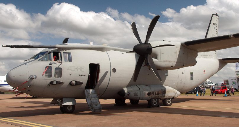 Alenia c-27 Spartan самолет