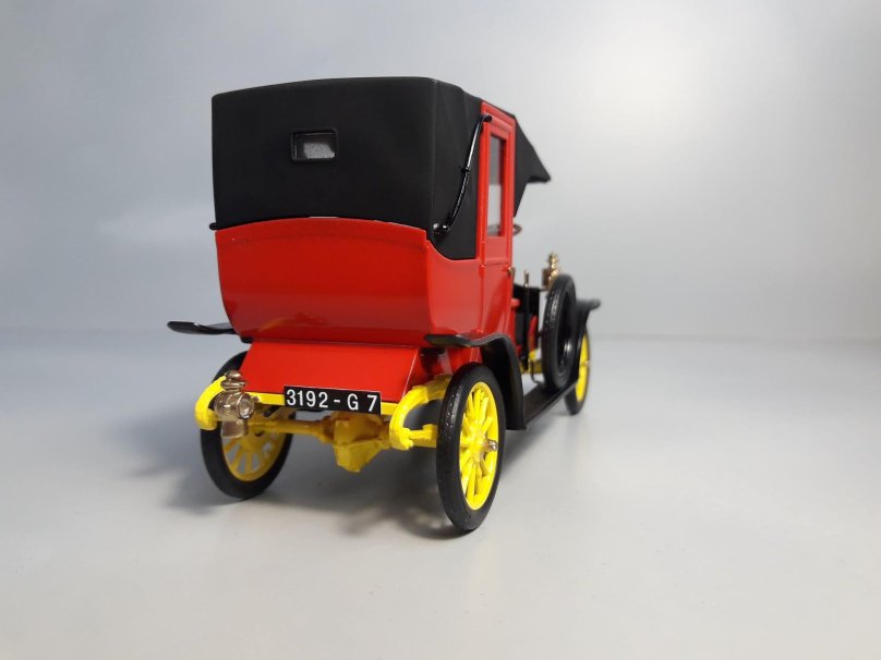 Марнское такси 1914 масштабная модель