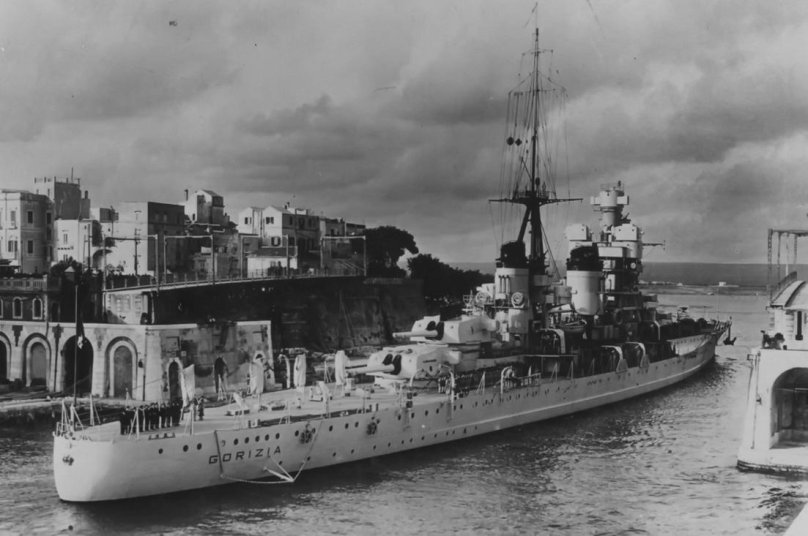 Итальянский крейсер Таранто