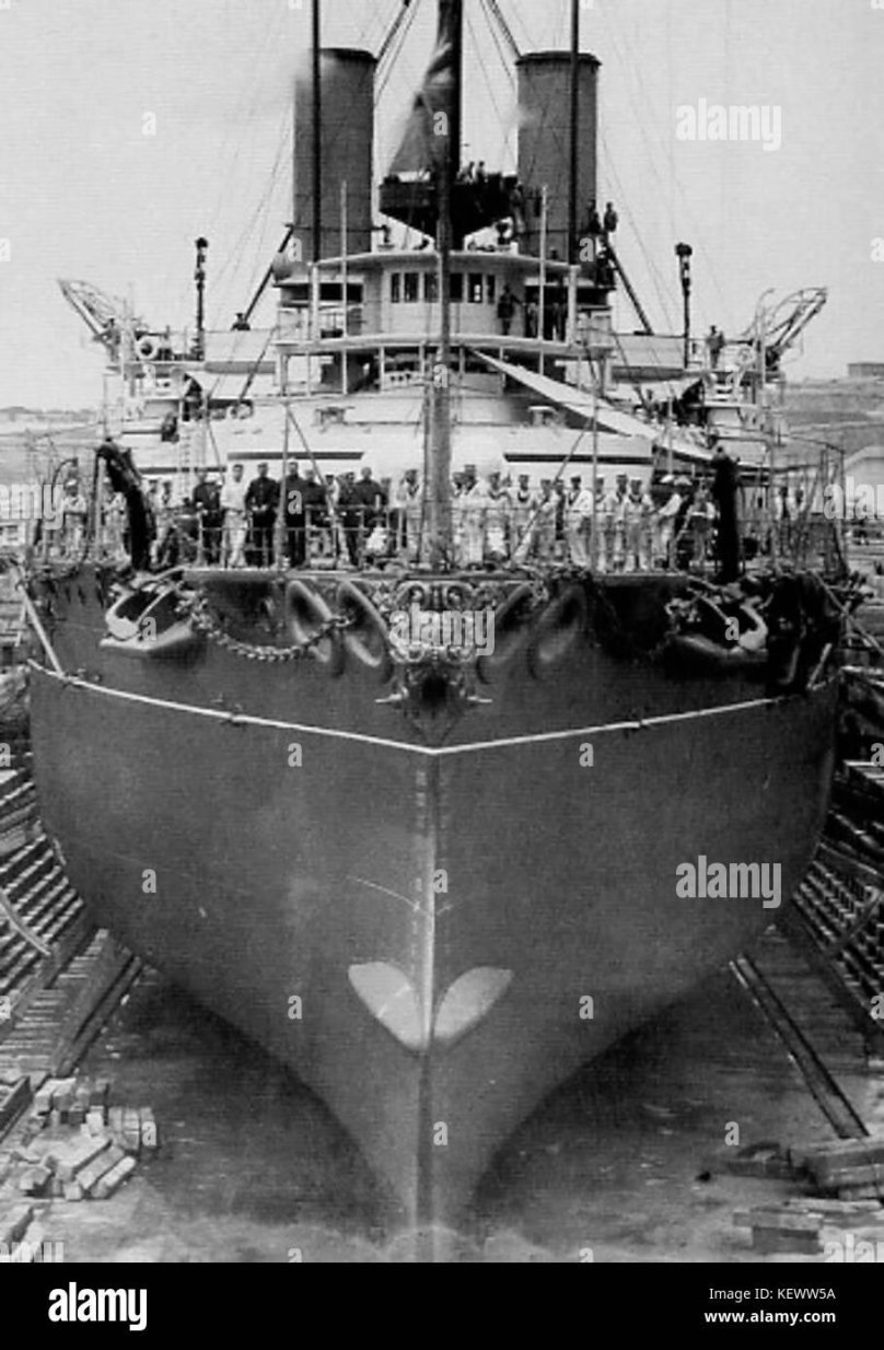 Броненосец HMS Виктория