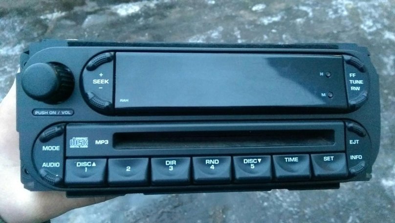 Магнитола Додж Караван 2005