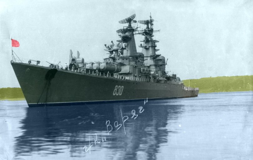 Варяг ракетный крейсер