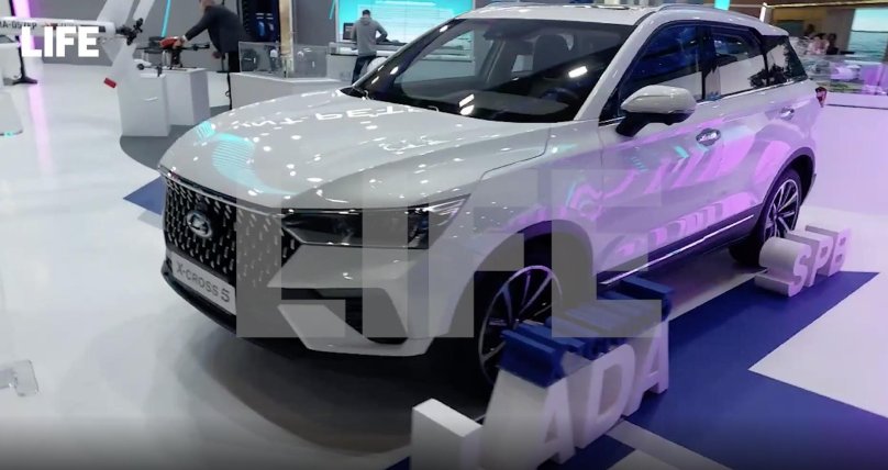 Lada x-Cross 5 на ПМЭФ
