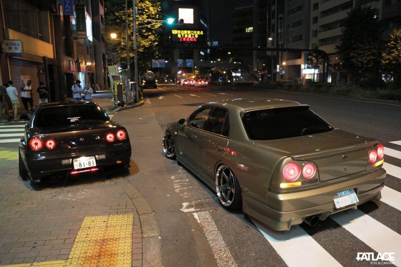 Nissan Skyline 34 седан