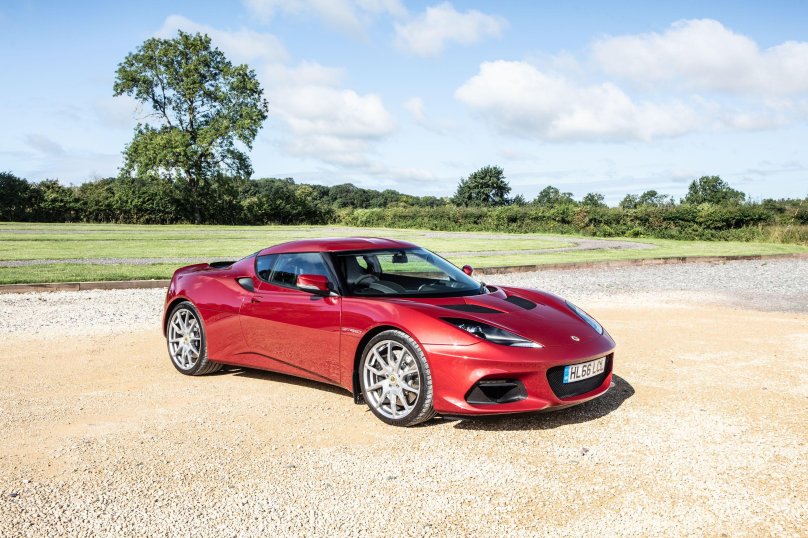 Лотус Эвора 2022