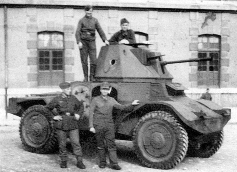 Panhard 178 AMD-35 французский бронеавтомобиль 2 МВ