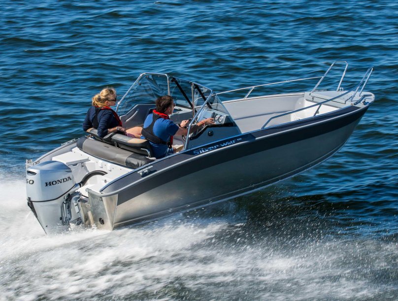 Сильвер Вольф катер