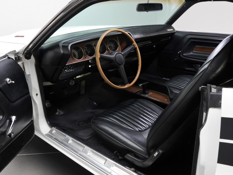 Dodge Challenger 1971 салон