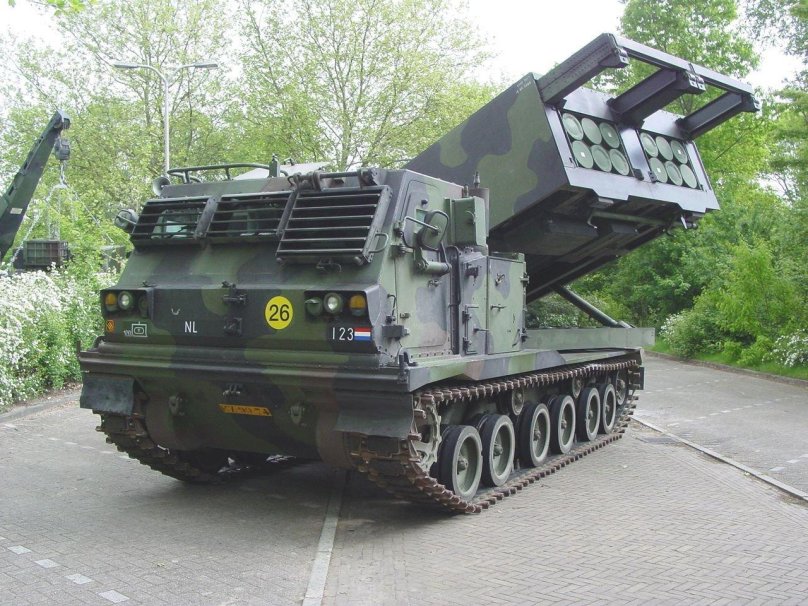 РСЗО США m270 MLRS
