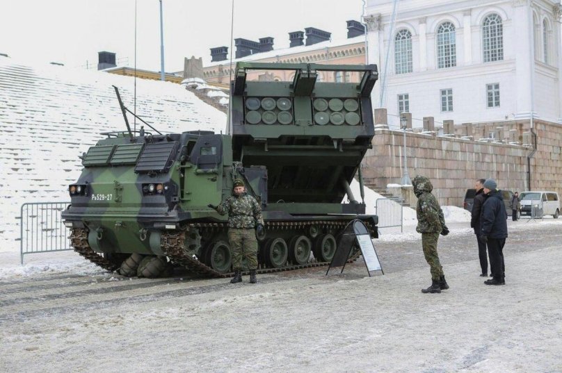 M270 MLRS дальность