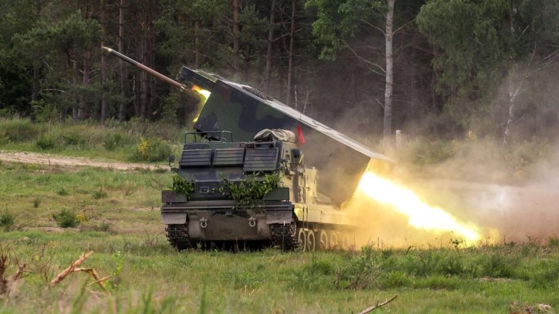 M270 MLRS ракетный комплекс