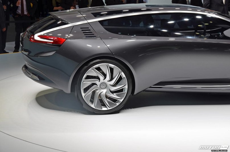 Опель Монза 2020 CLS седан