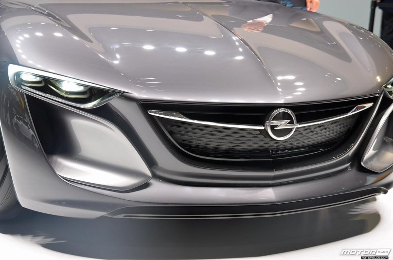 Опель Монза 2020 CLS седан