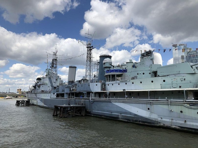Спасатель подводных лодок HMS Belfast