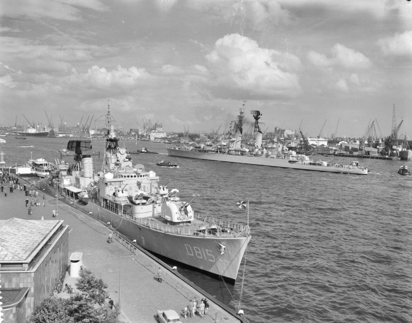 Голландский крейсер де рёйтер