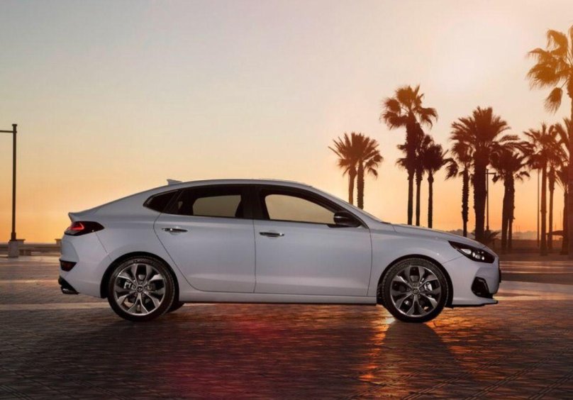 Hyundai i30 лифтбек