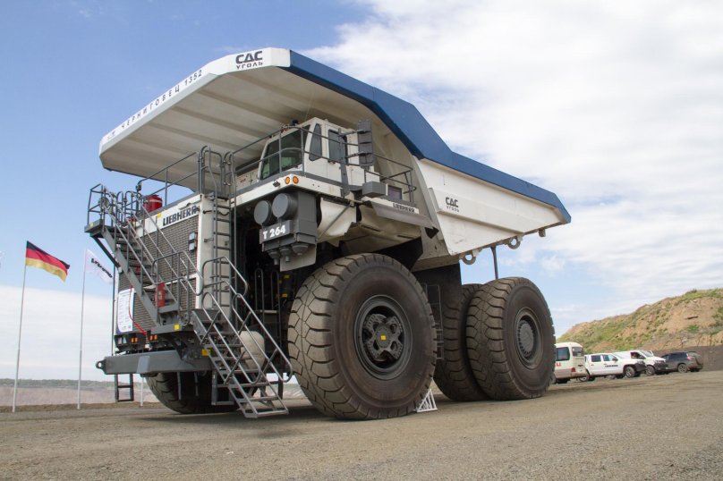 Самосвал Либхер т264 карьерный