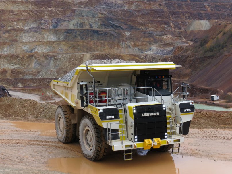 Карьерный самосвал Либхер