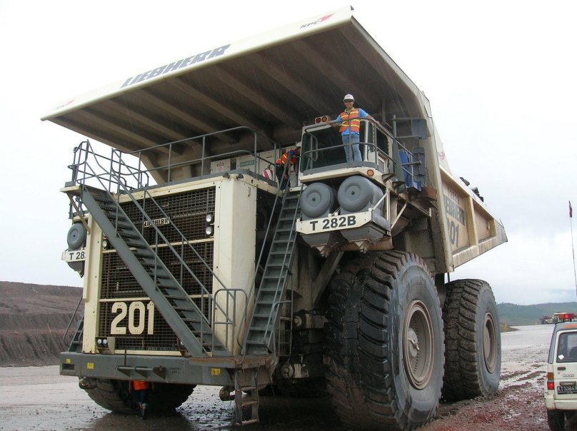 Liebherr t282b и БЕЛАЗ